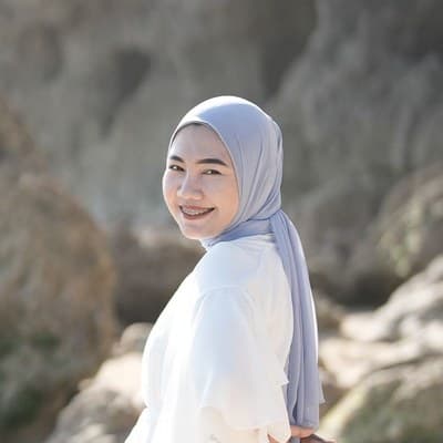 Testimoni Suci Damaeyanti - Siswa Kelas Inggris Linguo